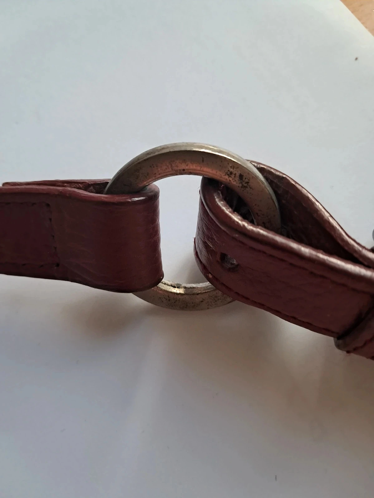 Sac à main rouge sombre bordeaux en cuir véritable grainé – photo 6